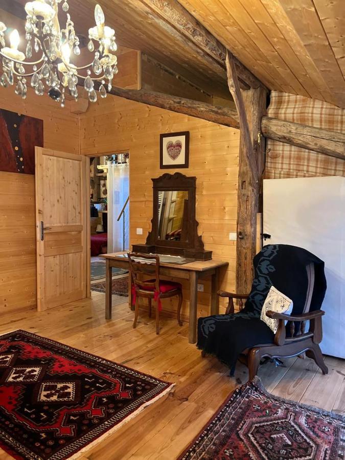 Ferme Savoyarde Renovee 2 Chambres 雷加霍斯达哈施 外观 照片