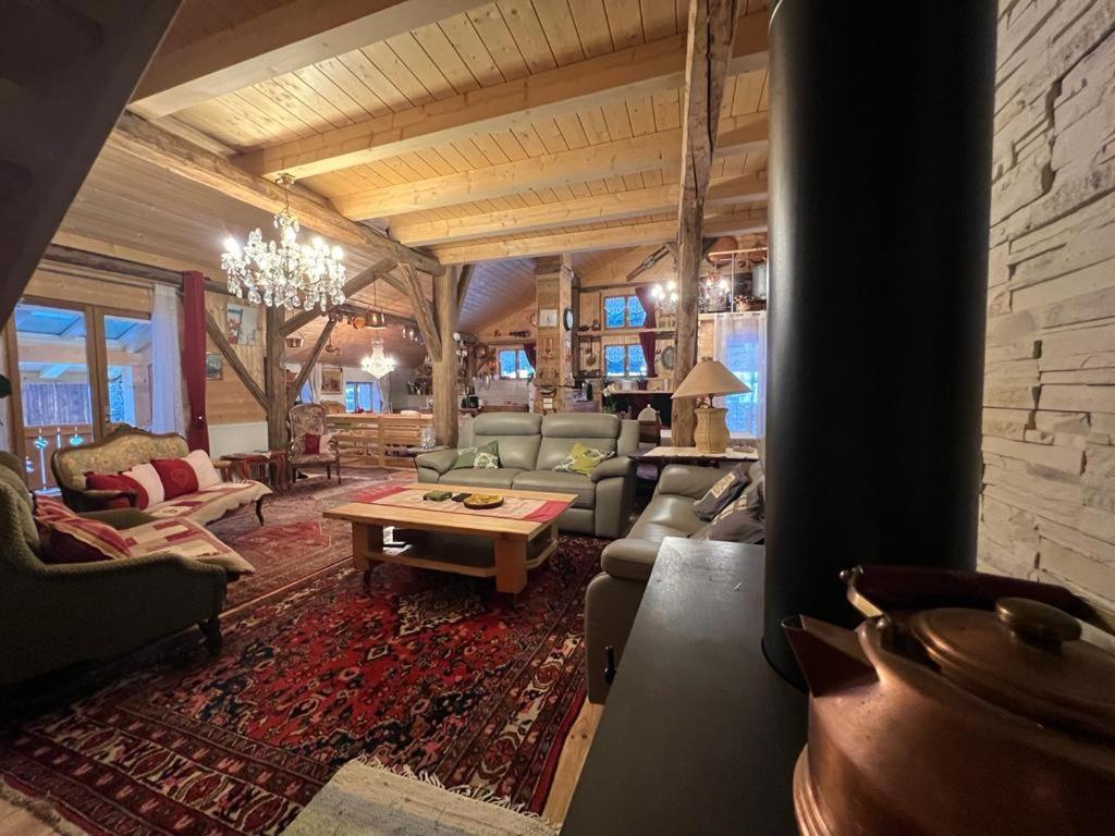 Ferme Savoyarde Renovee 2 Chambres 雷加霍斯达哈施 外观 照片
